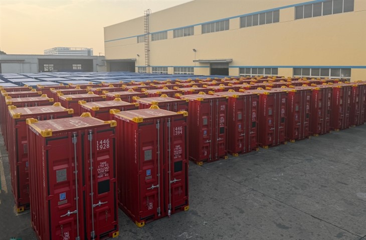 6 pēdu mini konteineri dažādos augstumos