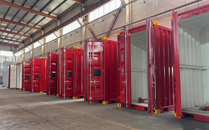 Offshore 6ft Mini Containers On Different Heights