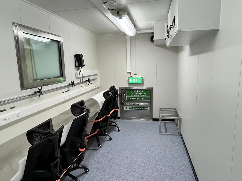 Tālvadības pults kabīne